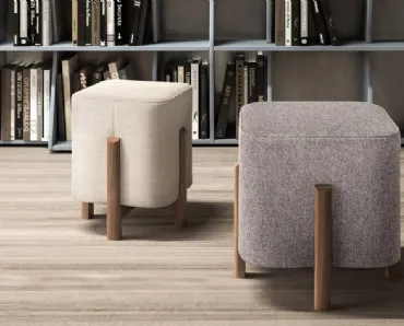 Pouf Kip in tessuto e legno di Doimo Salotti