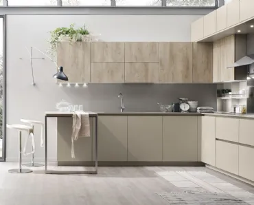 Cucina Moderna Lounge 10 angolare con penisola in laccato Beige Ecru e Rovere Coloniale di Veneta Cucine