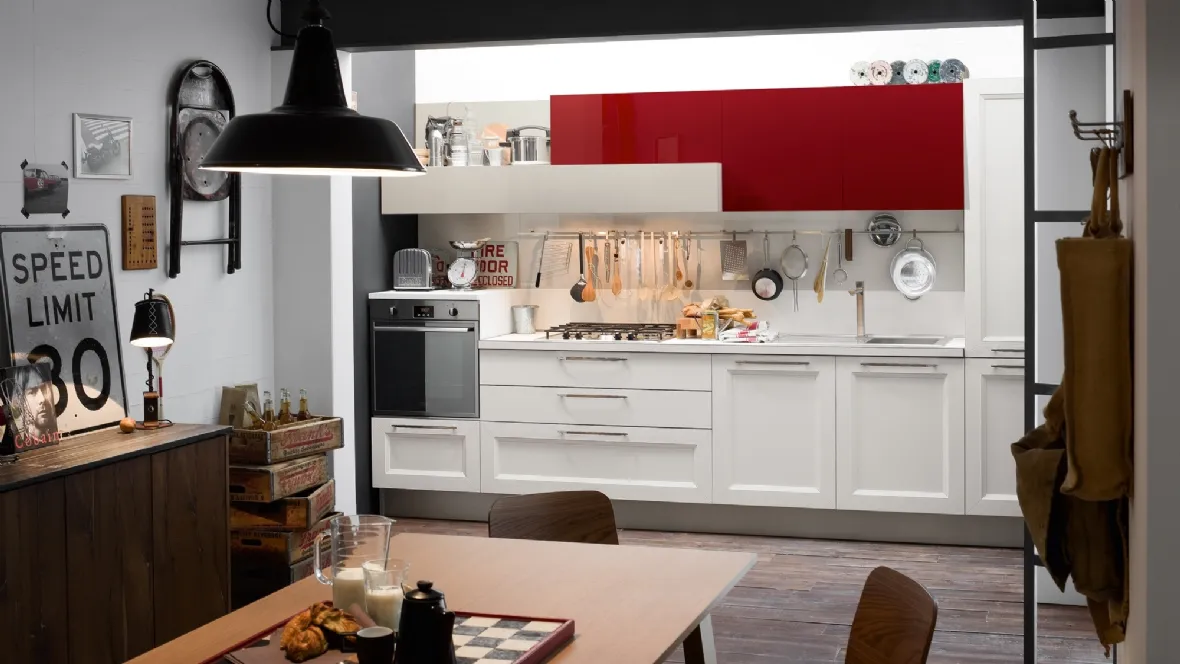 Cucina Moderna Tablet lineare in laccato opaco Bianco e laccato lucido Rosso Ciliegia di Veneta Cucine